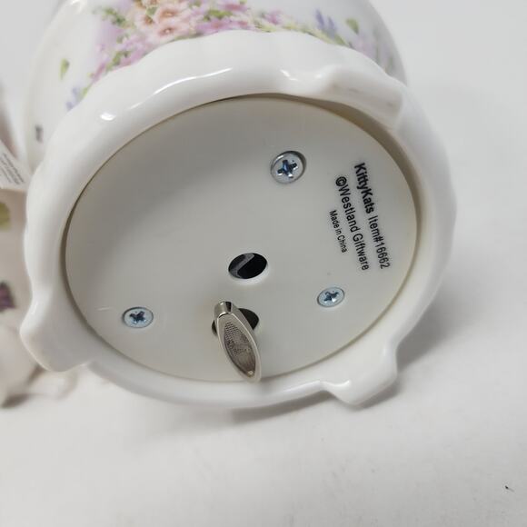 Westland KittyKats Figurines White Floral Cats Butterfly Musical Snow Globe (4) - Picture 14 of 15